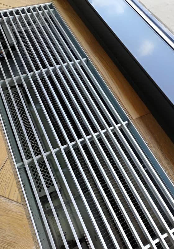 Rejilla de ventilación instalada en piso